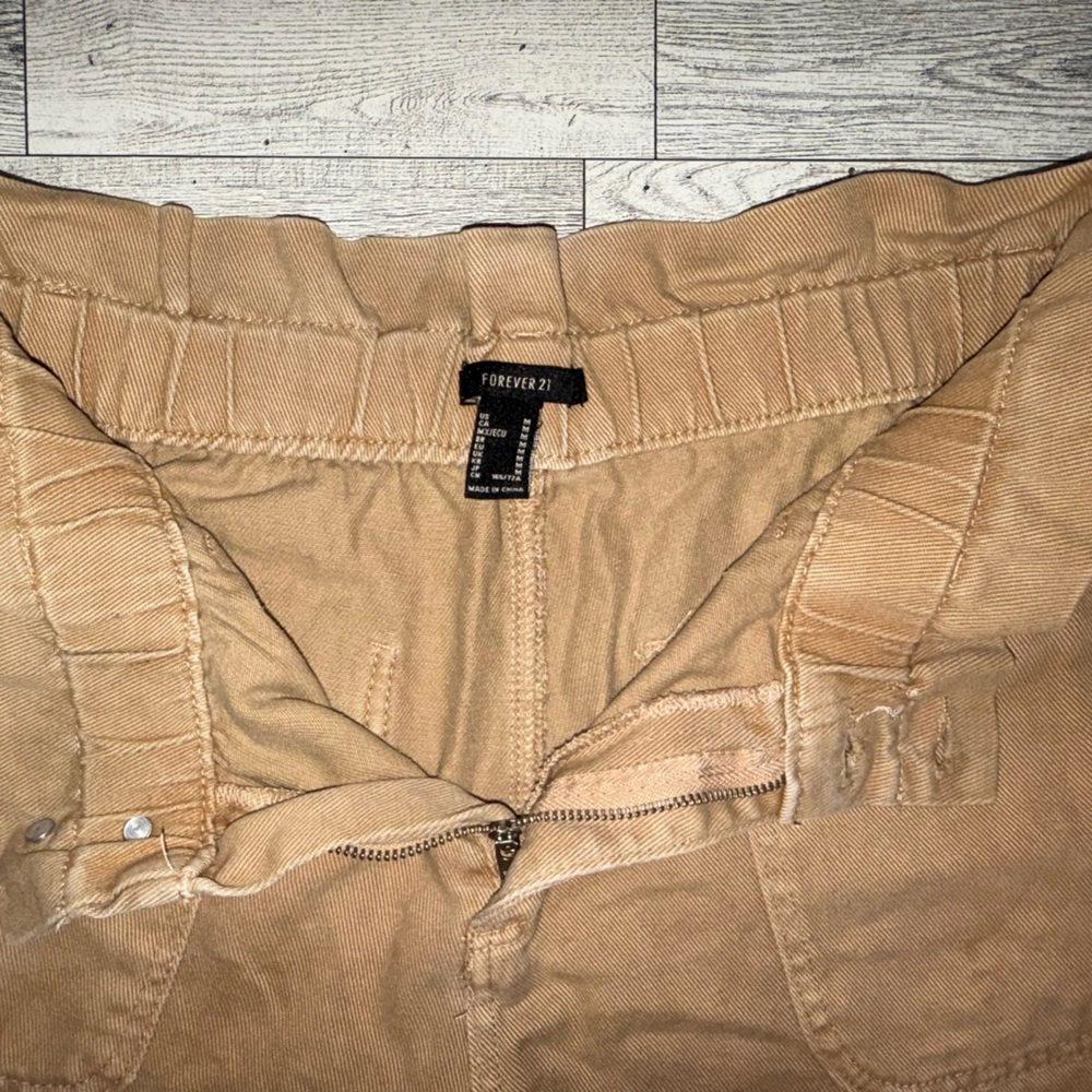 Forever 21 High wasted Tan shorts - Picture 4 of 5